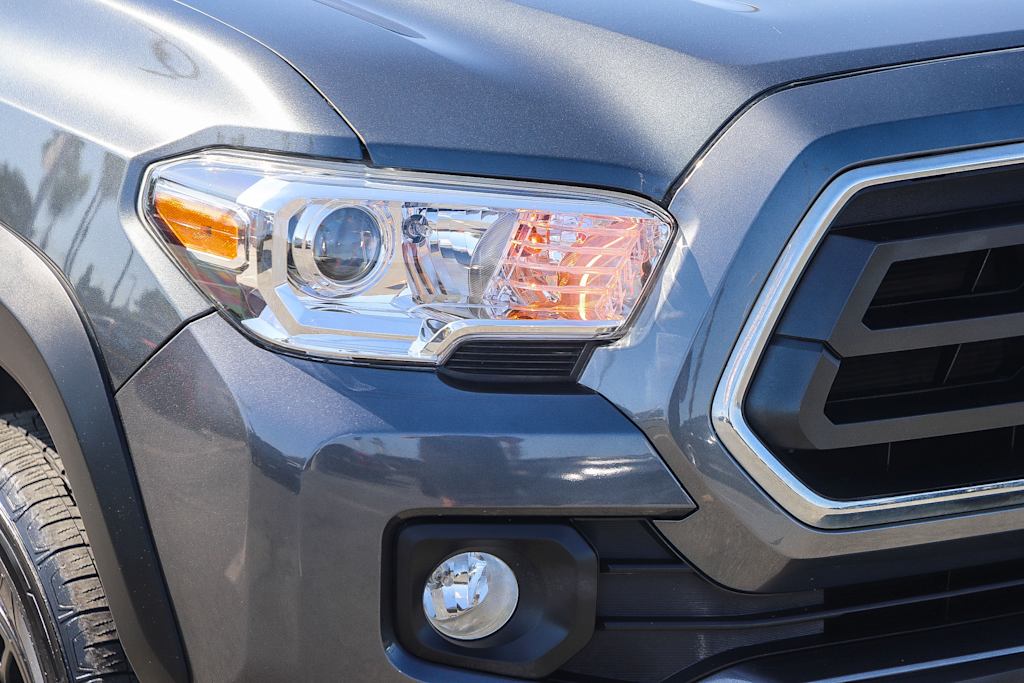 Thumbnail: 2023 Toyota Tacoma - 18