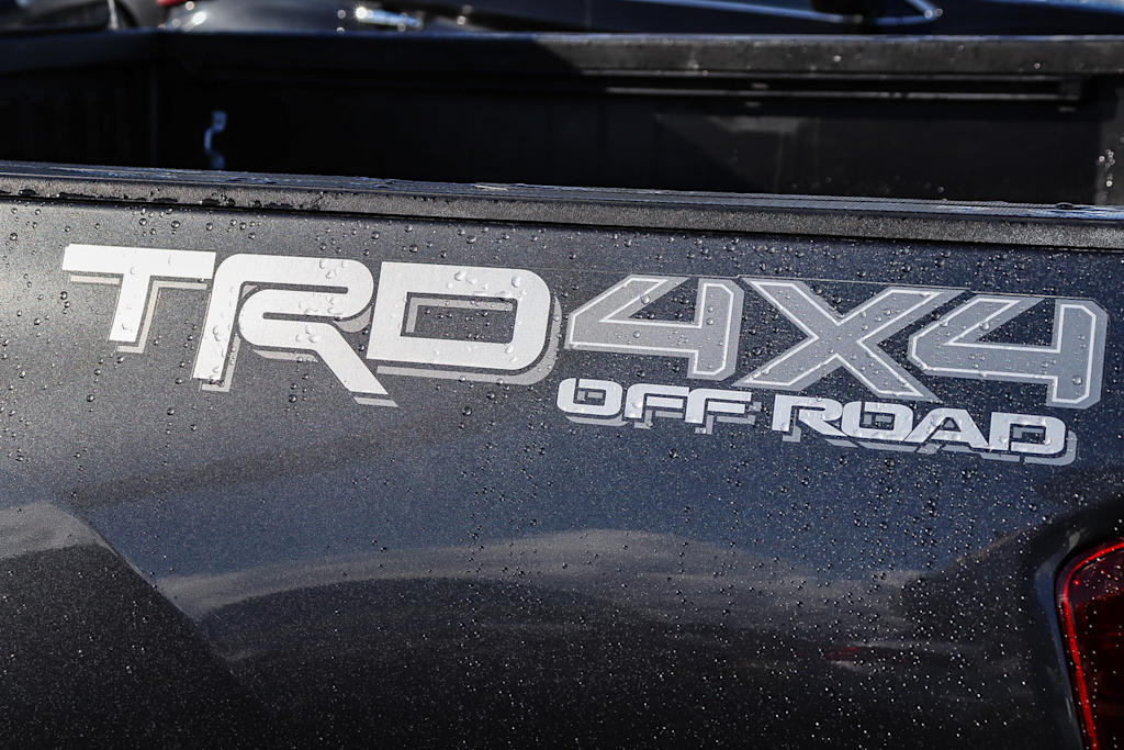 Thumbnail: 2019 Toyota Tacoma - 18