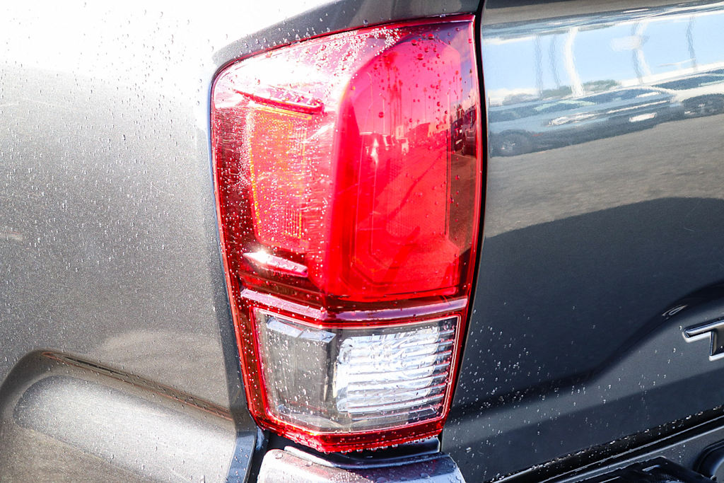 Thumbnail: 2019 Toyota Tacoma - 17