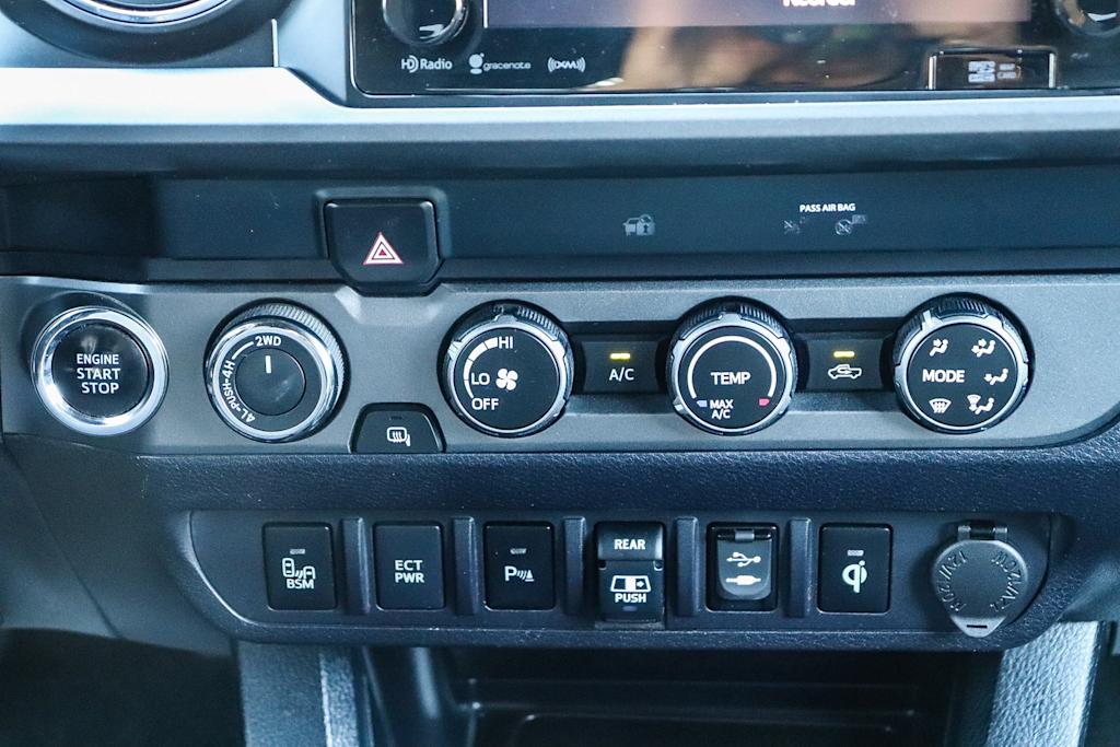 Thumbnail: 2019 Toyota Tacoma - 21