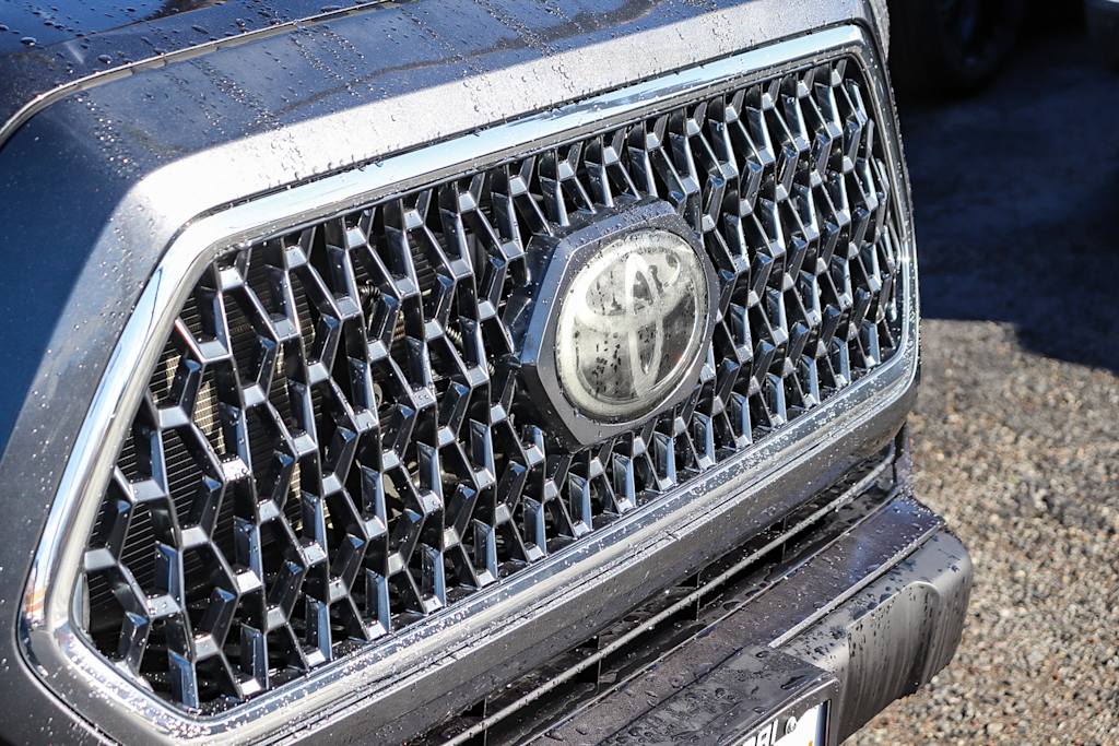 Thumbnail: 2019 Toyota Tacoma - 16