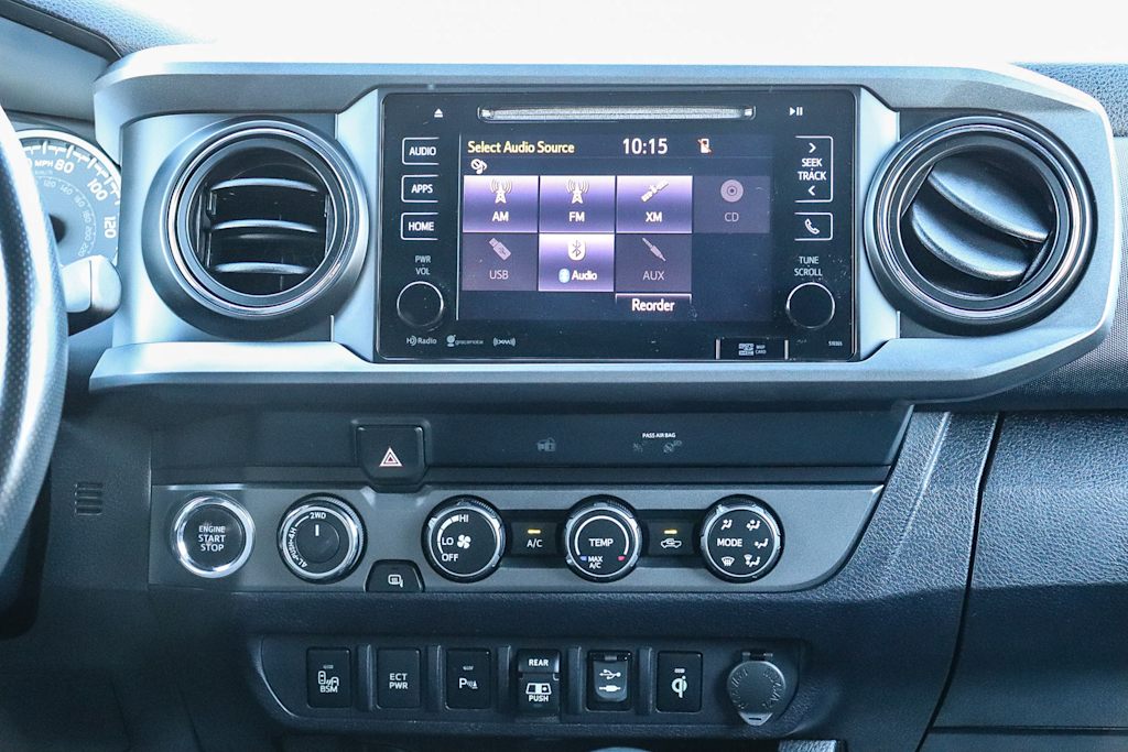 Thumbnail: 2019 Toyota Tacoma - 10