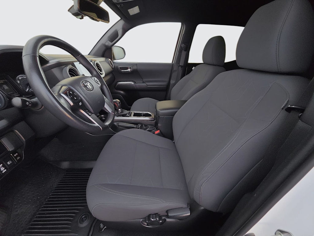 Thumbnail: 2019 Toyota Tacoma - 9