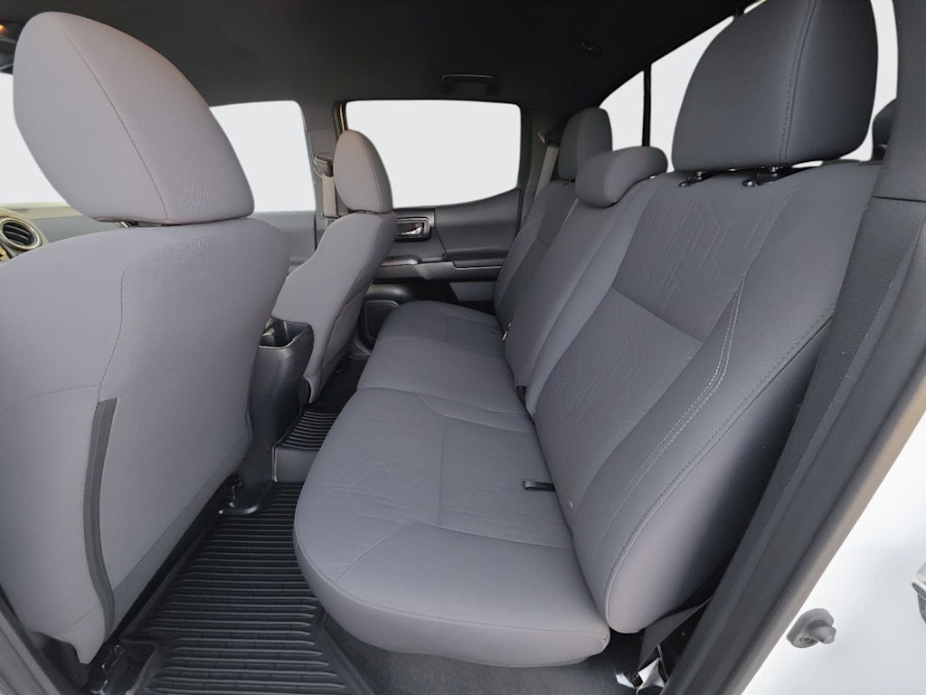 Thumbnail: 2019 Toyota Tacoma - 10