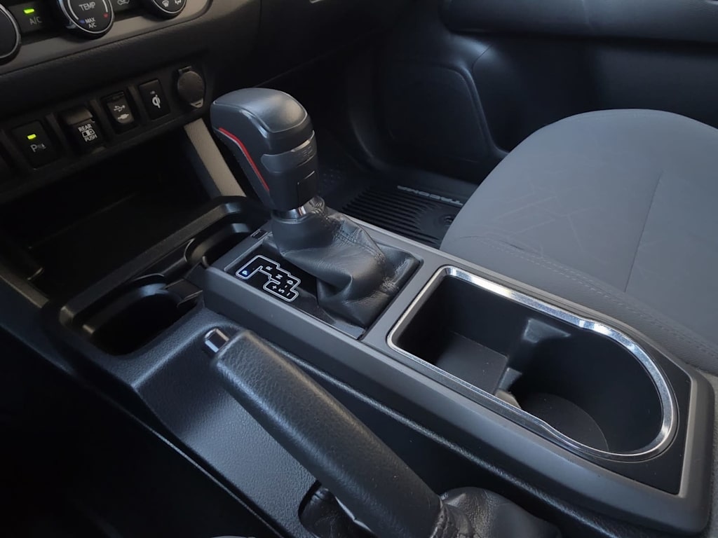 Thumbnail: 2019 Toyota Tacoma - 12