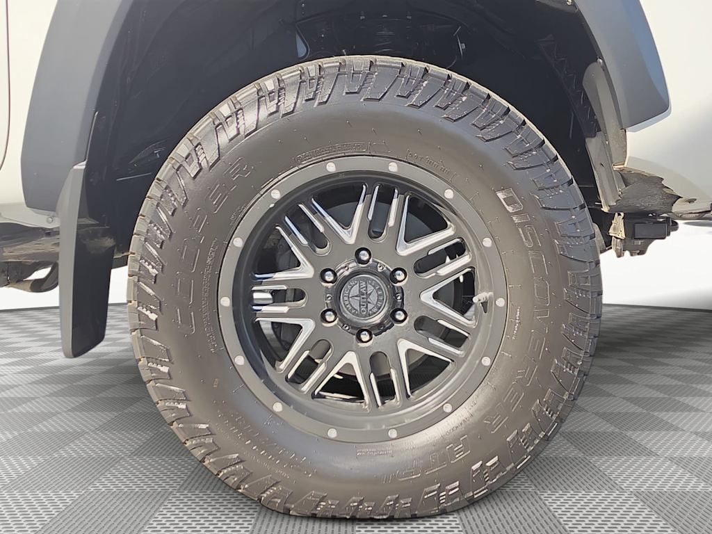 Thumbnail: 2019 Toyota Tacoma - 6