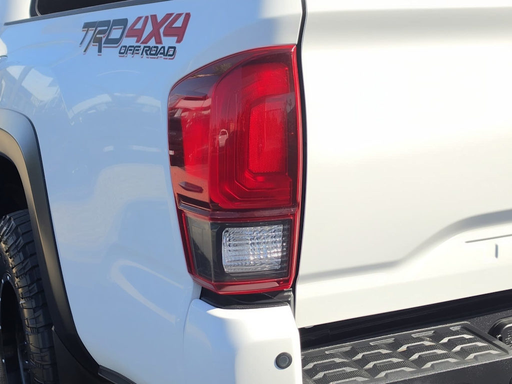 Thumbnail: 2019 Toyota Tacoma - 20