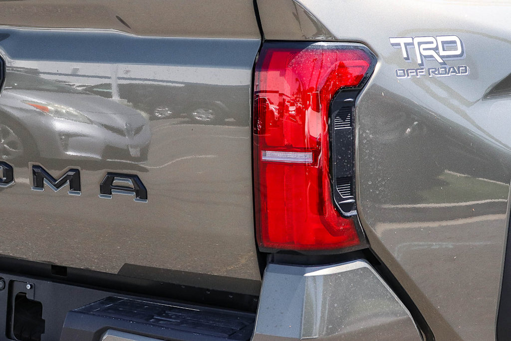 Thumbnail: 2024 Toyota Tacoma - 19