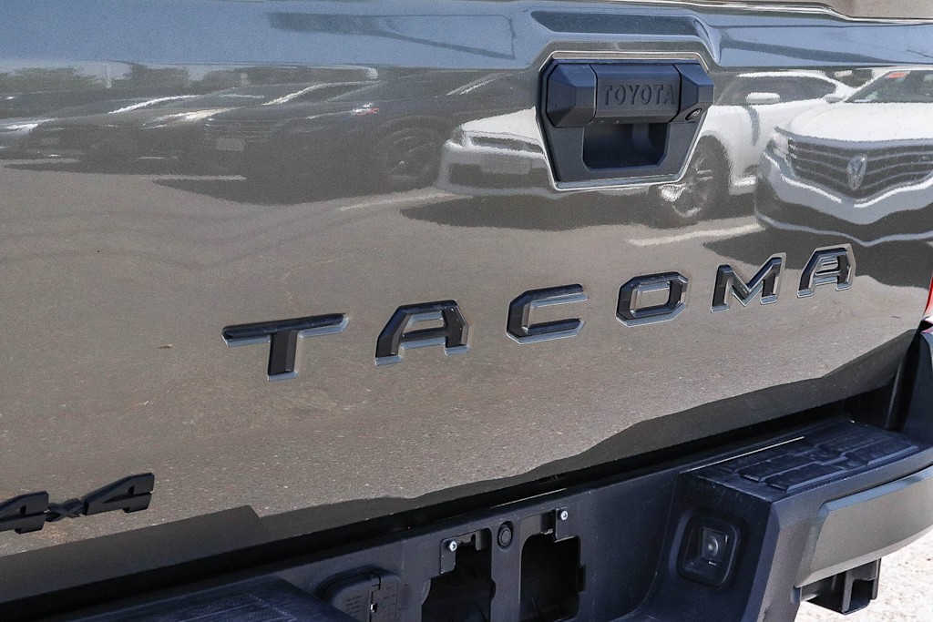 Thumbnail: 2024 Toyota Tacoma - 16