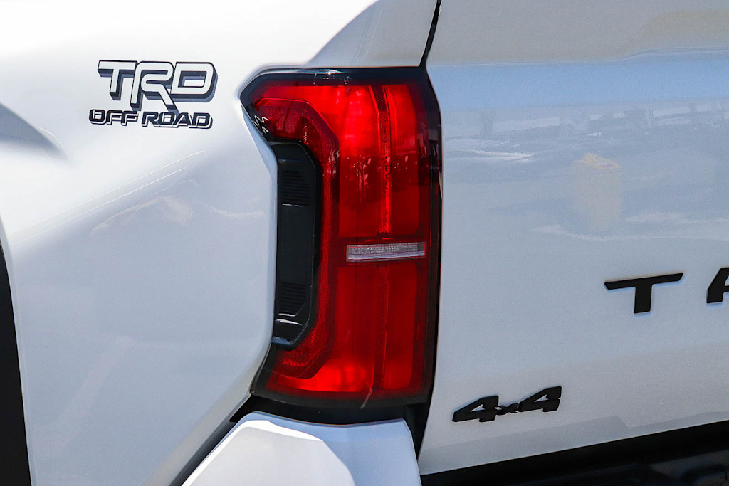 Thumbnail: 2024 Toyota Tacoma - 21