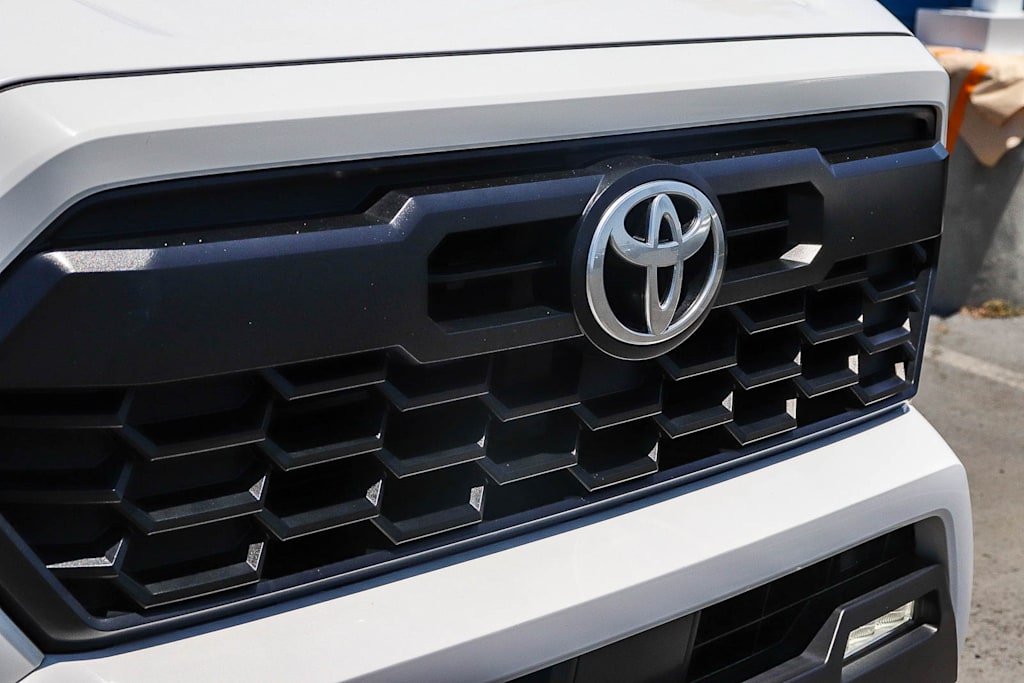 Thumbnail: 2024 Toyota Tacoma - 6