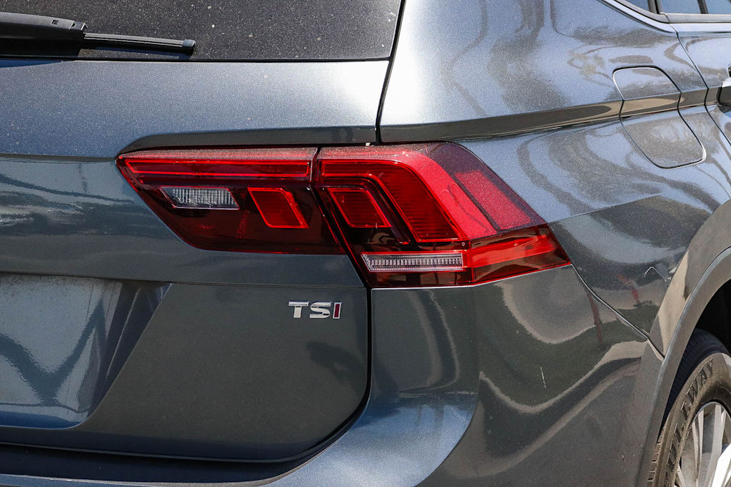 Thumbnail: 2018 Volkswagen Tiguan - 19