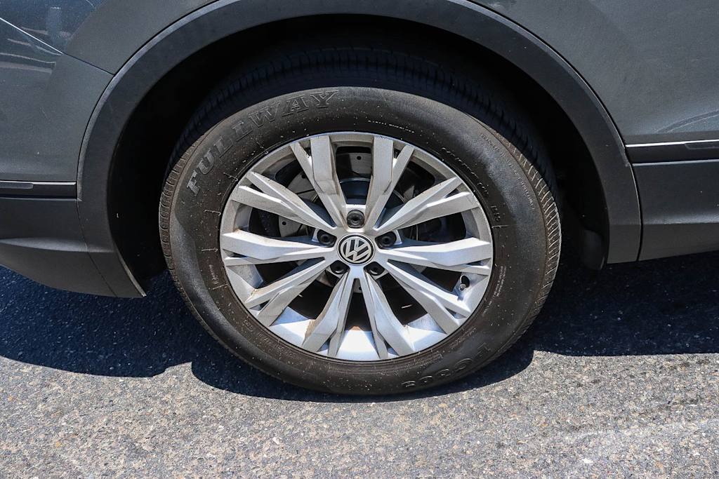 Thumbnail: 2018 Volkswagen Tiguan - 7