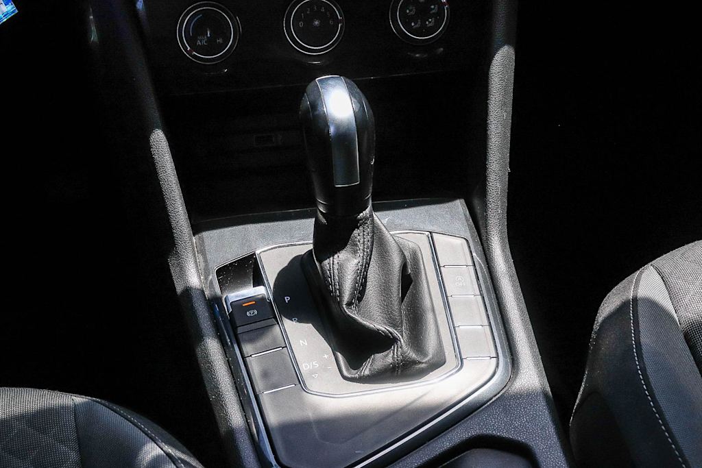 Thumbnail: 2018 Volkswagen Tiguan - 13