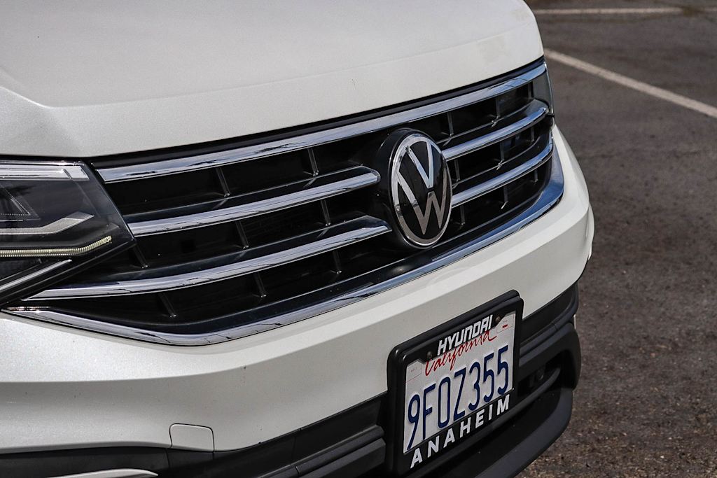 Thumbnail: 2023 Volkswagen Tiguan - 17