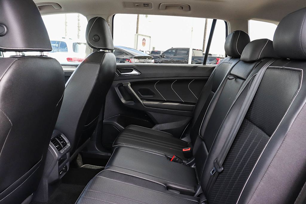 Thumbnail: 2023 Volkswagen Tiguan - 10
