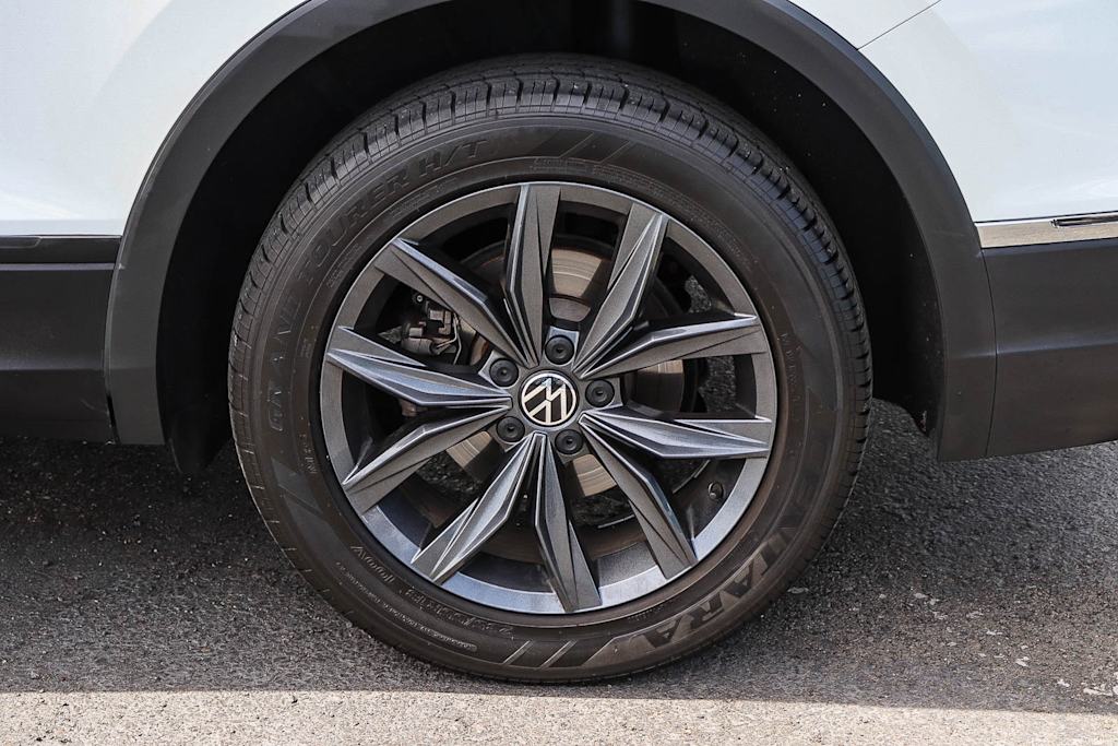 Thumbnail: 2023 Volkswagen Tiguan - 7