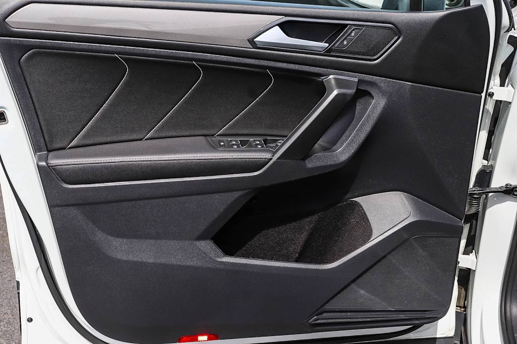 Thumbnail: 2023 Volkswagen Tiguan - 26