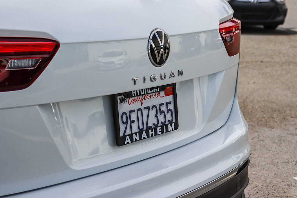 Thumbnail: 2023 Volkswagen Tiguan - 6