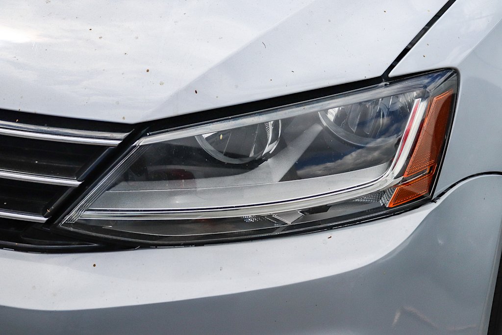 Thumbnail: 2017 Volkswagen Jetta - 6