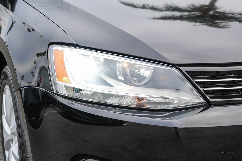 Thumbnail: 2014 Volkswagen Jetta - 18