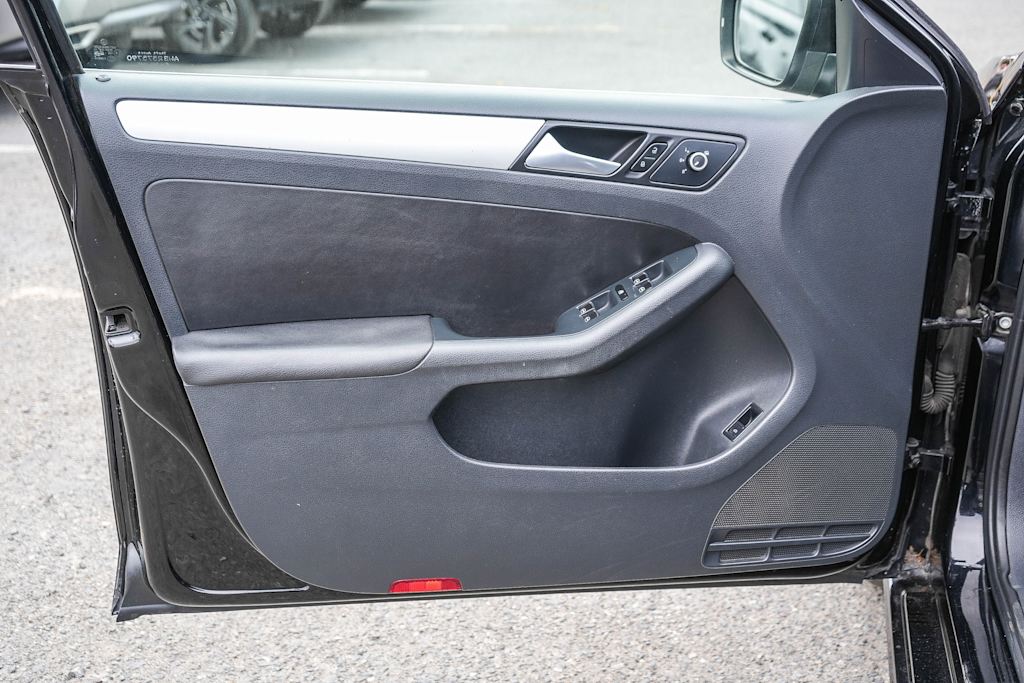 Thumbnail: 2014 Volkswagen Jetta - 24