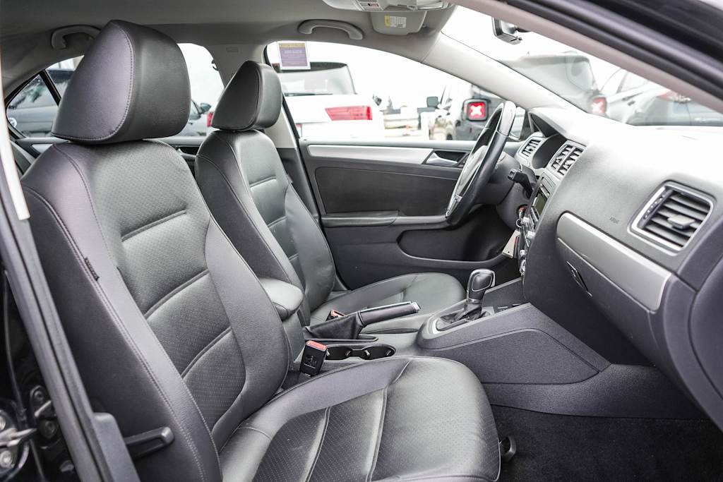Thumbnail: 2014 Volkswagen Jetta - 9