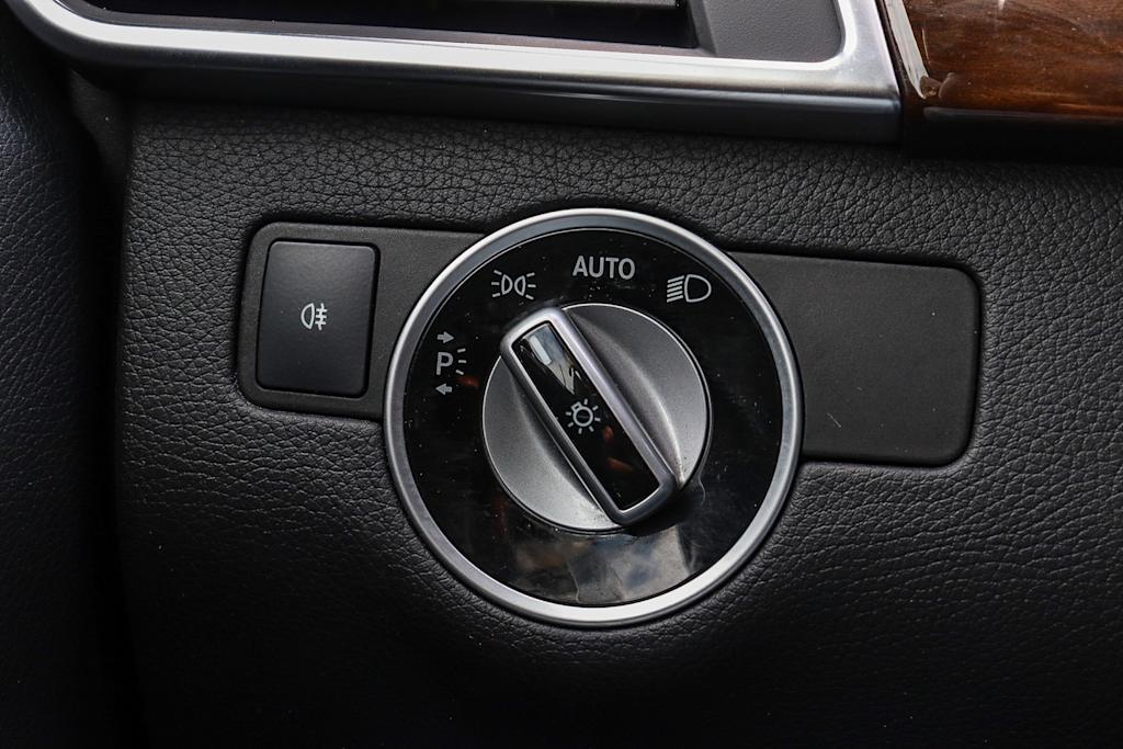 Thumbnail: 2013 Mercedes-Benz M-Class - 32