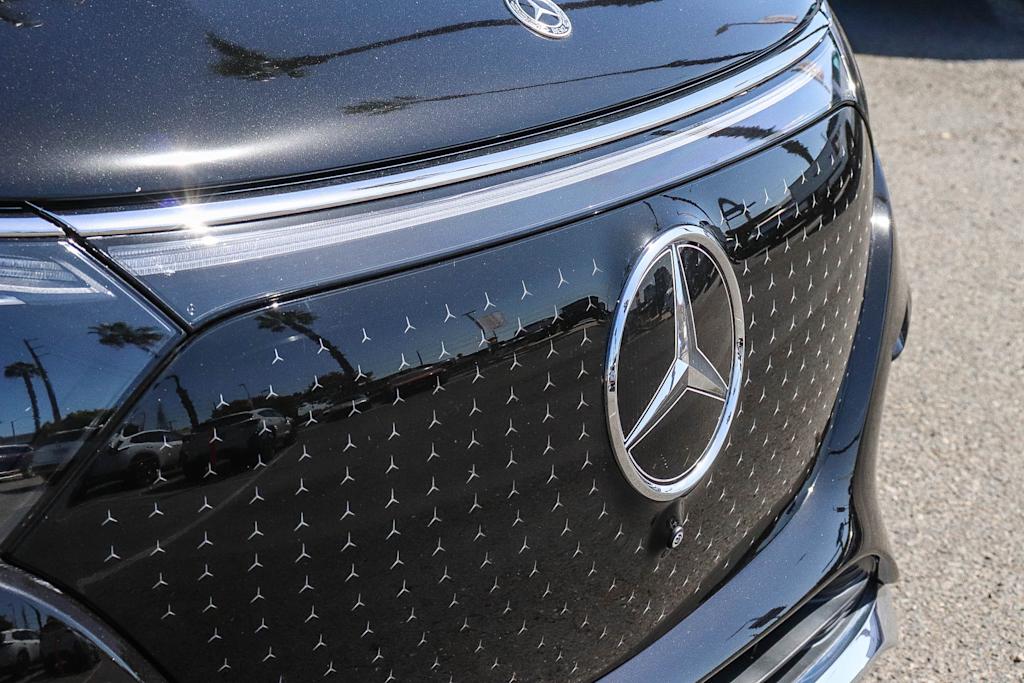 Thumbnail: 2023 Mercedes-Benz EQS - 17