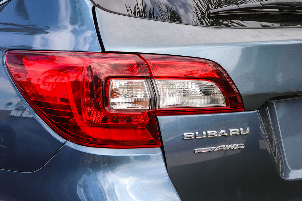 Thumbnail: 2017 Subaru Outback - 17