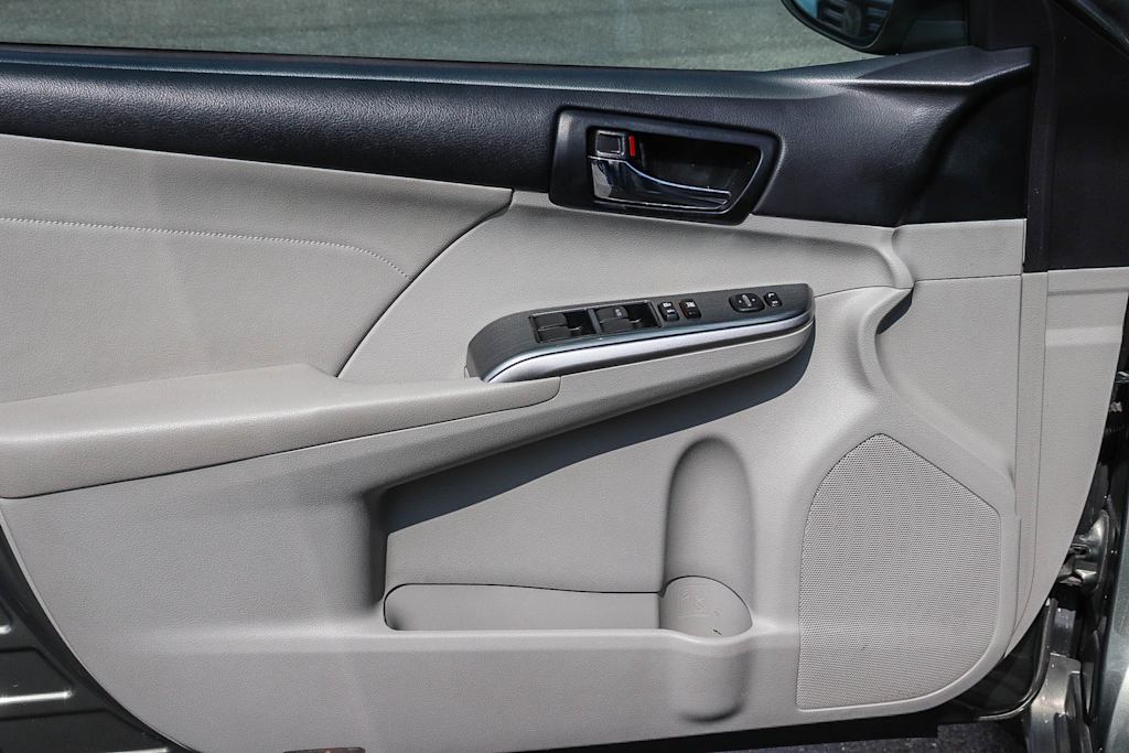 Thumbnail: 2014 Toyota Camry - 31