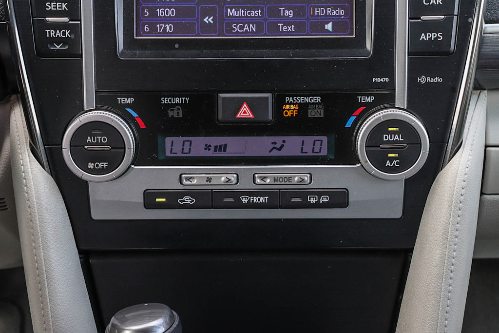 Thumbnail: 2014 Toyota Camry - 25
