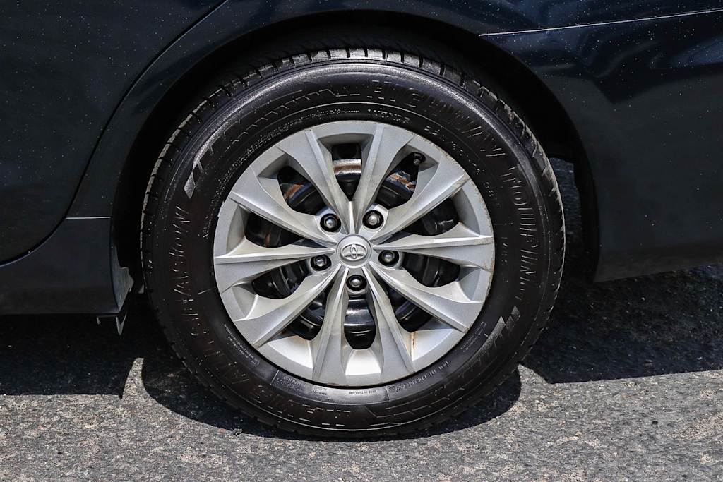 Thumbnail: 2015 Toyota Camry - 7