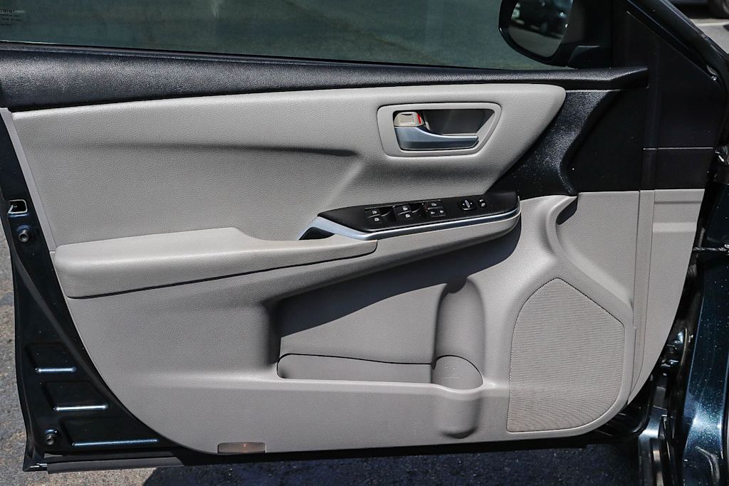 Thumbnail: 2015 Toyota Camry - 27