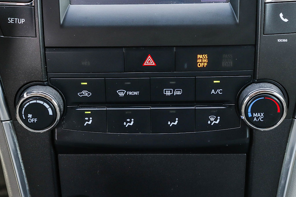 Thumbnail: 2015 Toyota Camry - 24