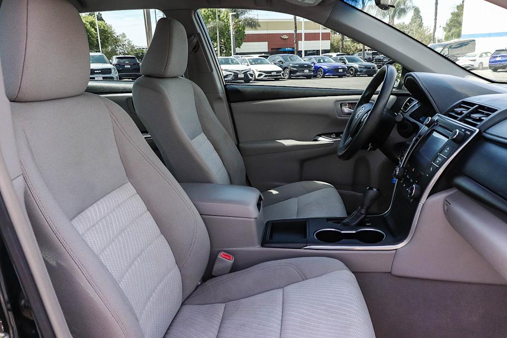 Thumbnail: 2015 Toyota Camry - 10