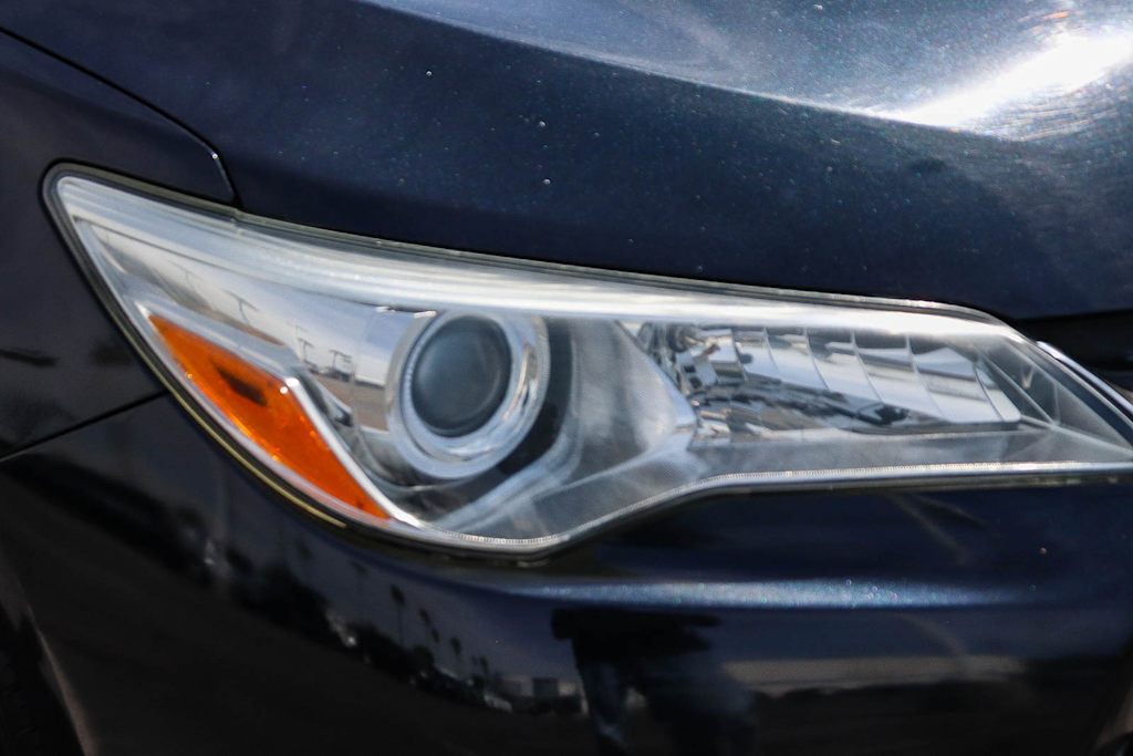 Thumbnail: 2015 Toyota Camry - 18