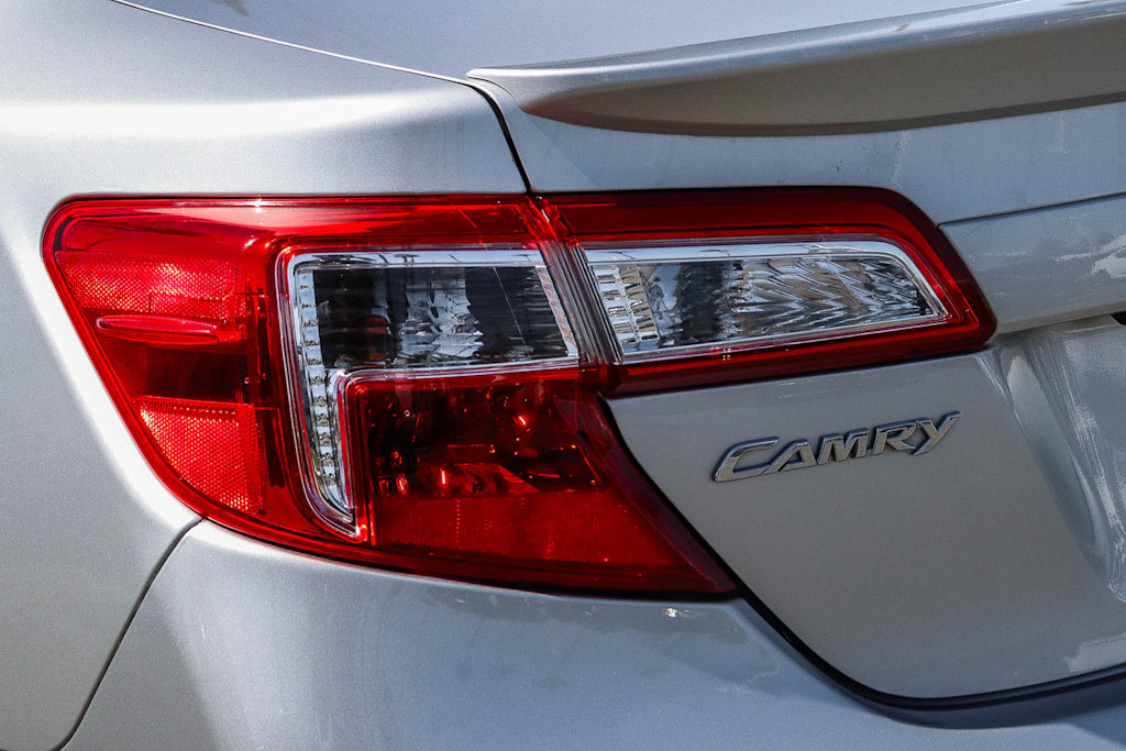 Thumbnail: 2013 Toyota Camry - 20
