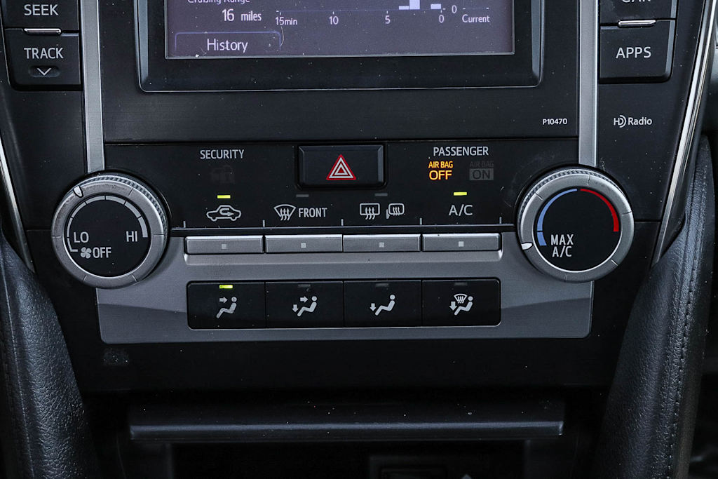 Thumbnail: 2013 Toyota Camry - 24