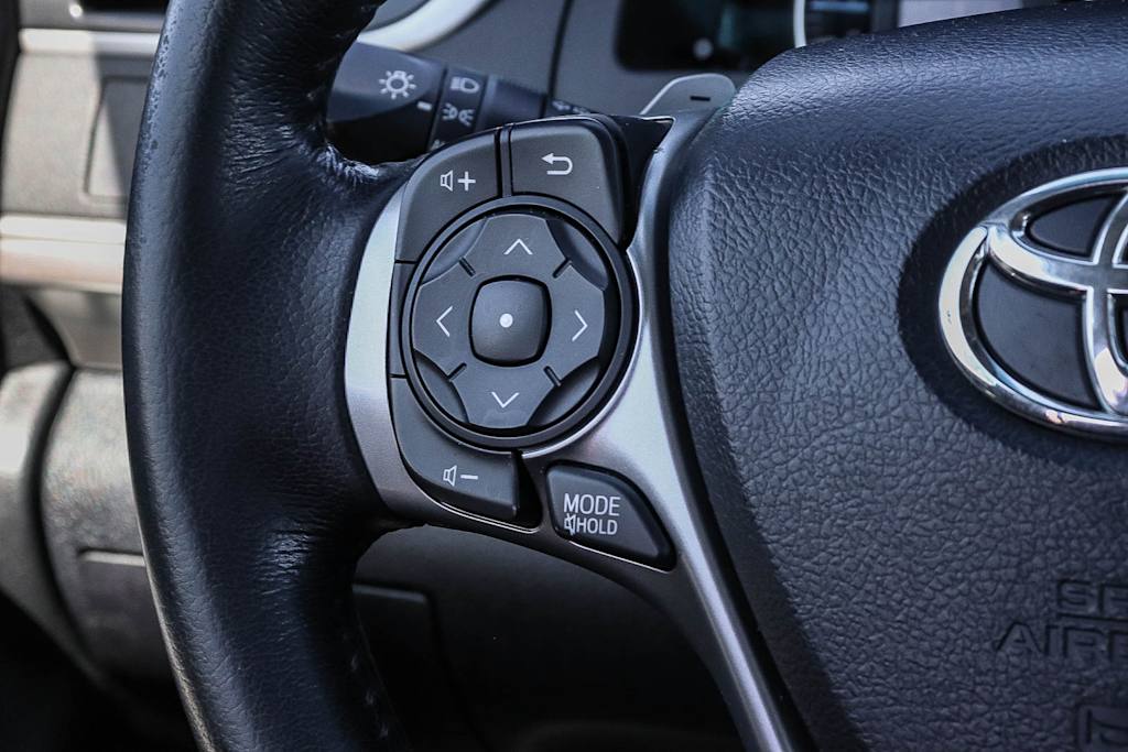 Thumbnail: 2013 Toyota Camry - 25