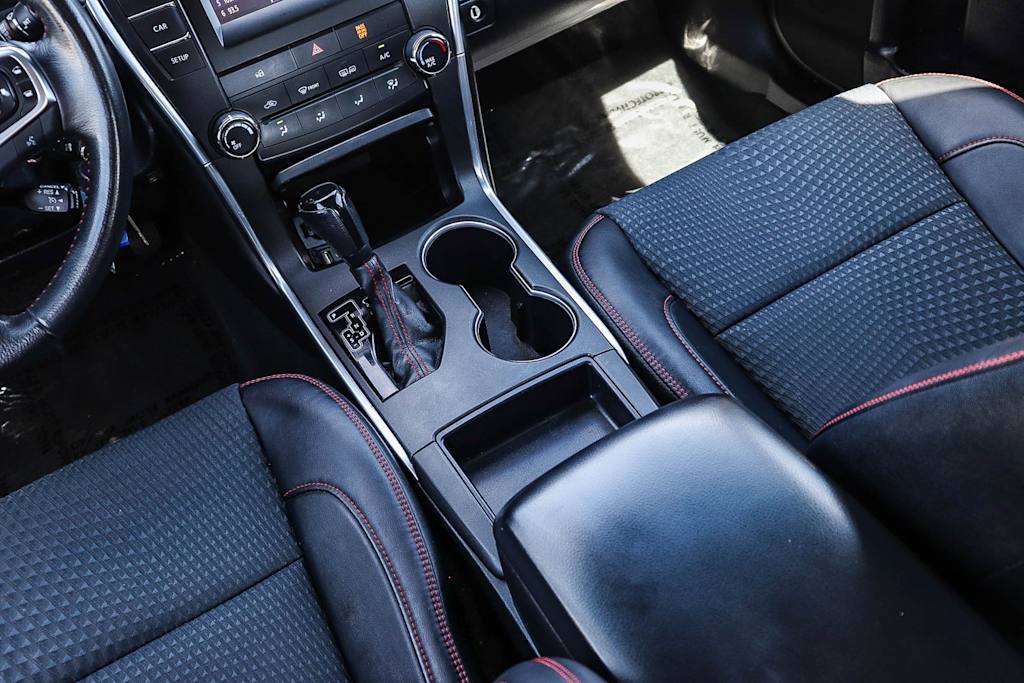 Thumbnail: 2015 Toyota Camry - 28