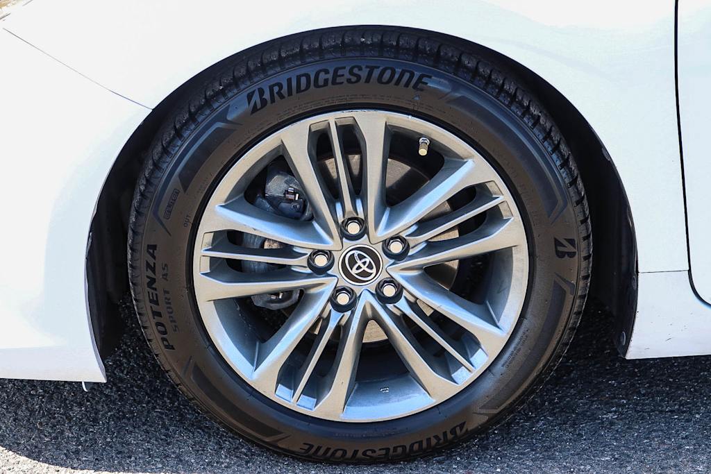 Thumbnail: 2015 Toyota Camry - 23