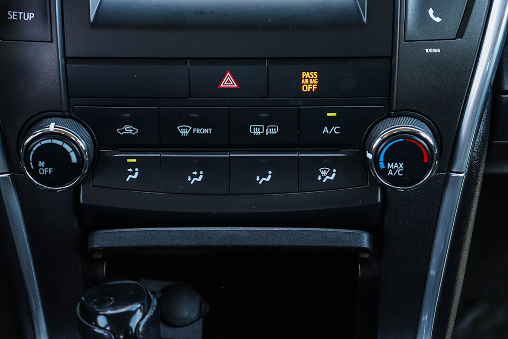 Thumbnail: 2015 Toyota Camry - 25