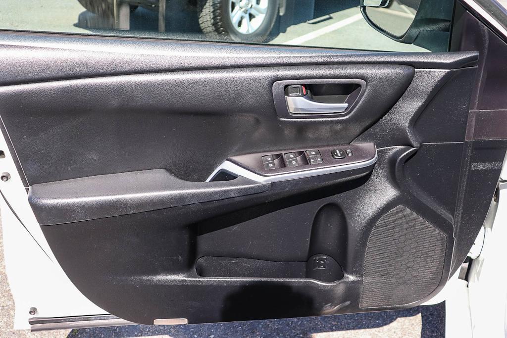 Thumbnail: 2015 Toyota Camry - 29