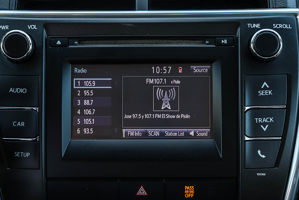 Thumbnail: 2015 Toyota Camry - 24