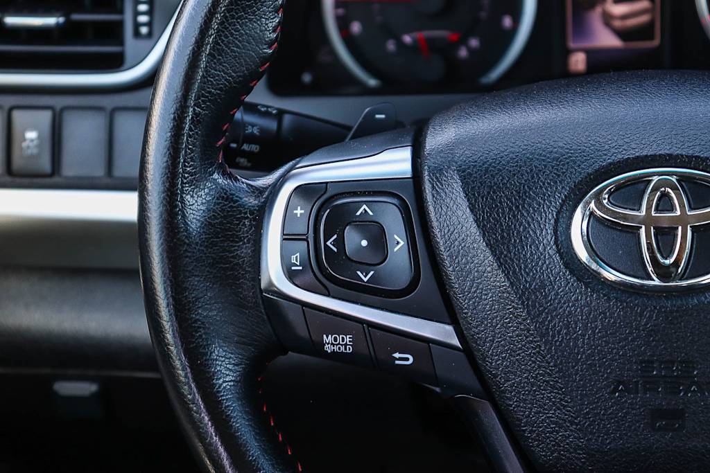 Thumbnail: 2015 Toyota Camry - 26