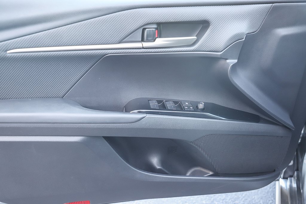 Thumbnail: 2025 Toyota Camry - 25