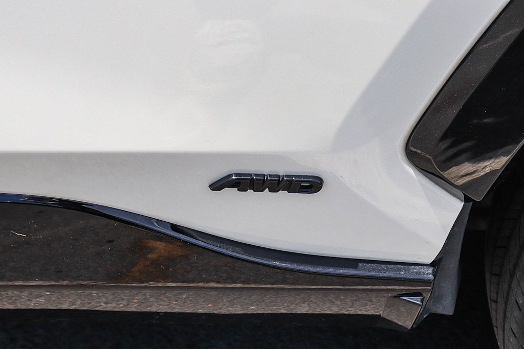 Thumbnail: 2022 Toyota RAV4 - 9