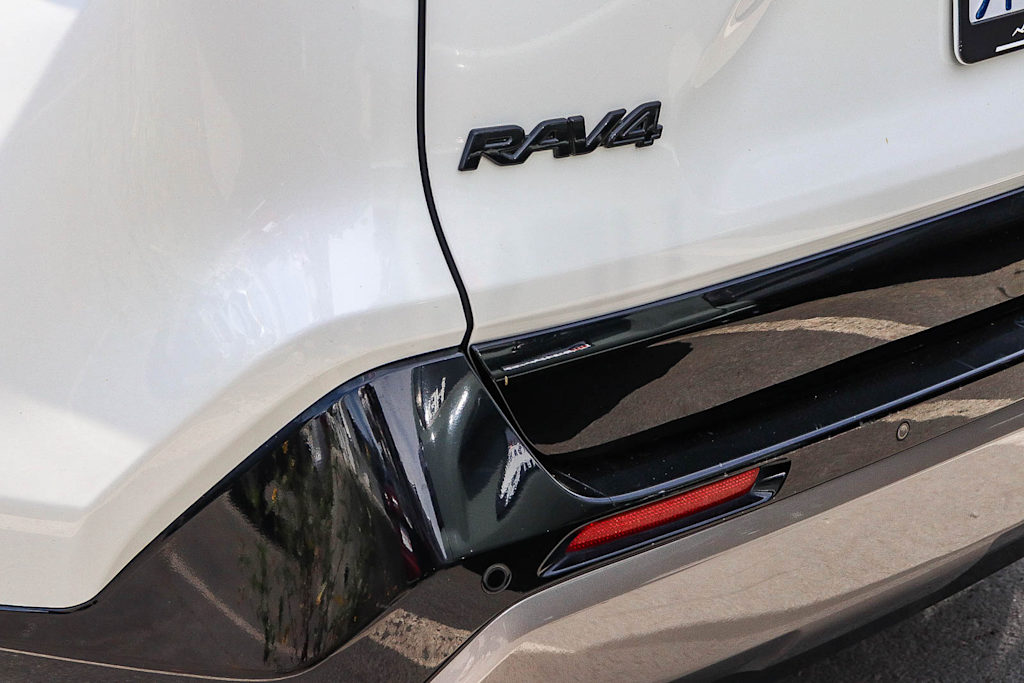 Thumbnail: 2022 Toyota RAV4 - 11