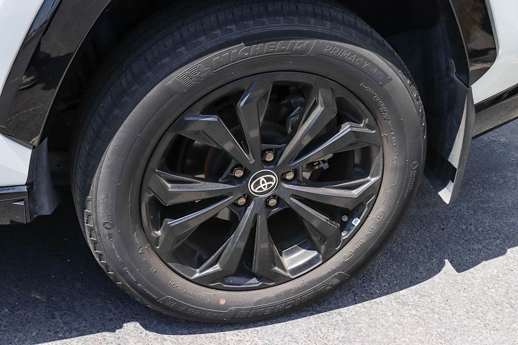 Thumbnail: 2022 Toyota RAV4 - 8